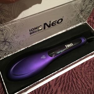 Neo ionic hot brush - heated hair straightener